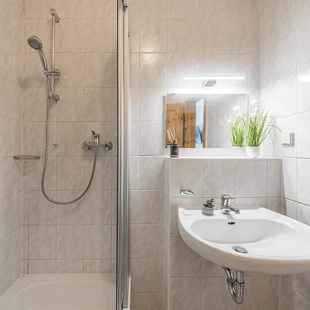 Appartement Rl5 Stillvoll, Zentral, Ruhig Mit Parkplatz Chemnitz